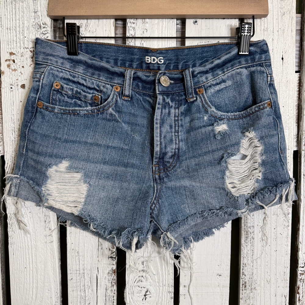 BDG Urban Outfitters Tomgirl Distress Button Fly Jean Shorts Sz 25” Boho Concert